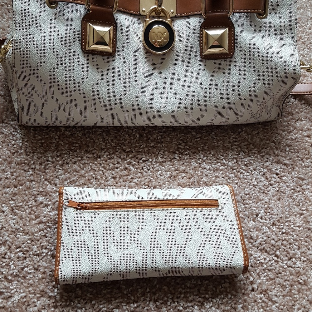 Purse and wallet